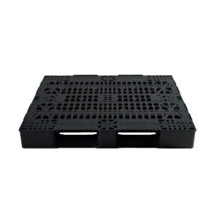 Palet de carga pesada Fijaplast con 3 patines visto de lado, ideal para manipulación con carretillas (8319)